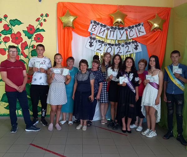 Четверо дев’ятикласників з Одещини отримали від селищної ради по 5 тисяч гривень