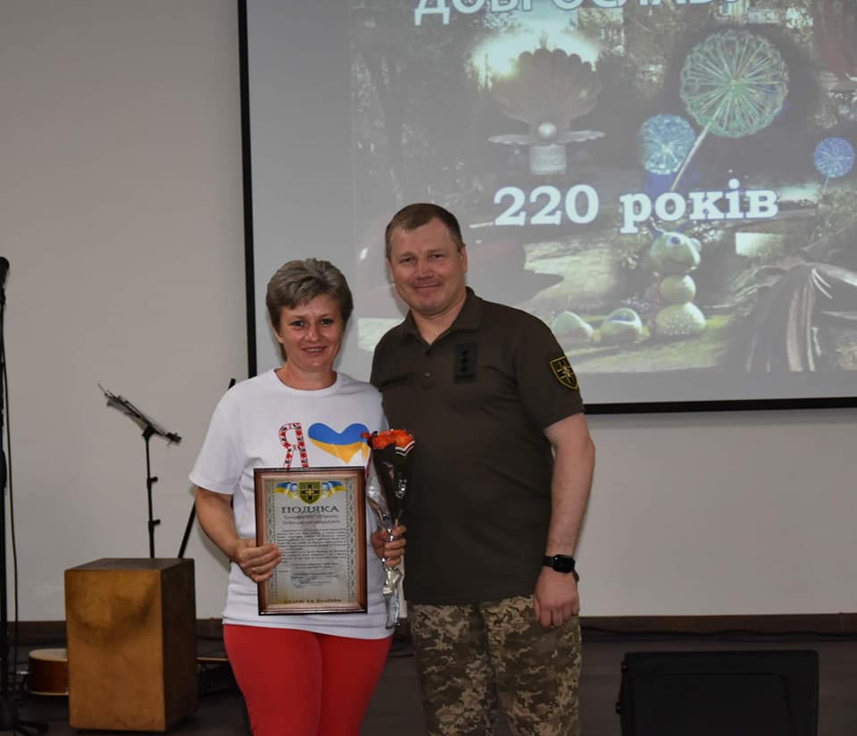 Командири бойових підрозділів ЗСУ привітали команду волонтерів із 220-річчям казкового селища Одещини