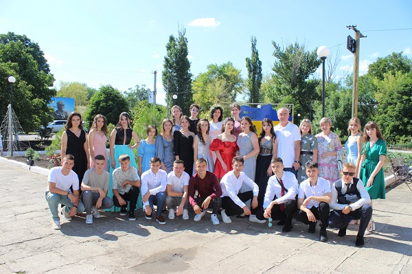 Голова ОТГ з Одещини провів пам’ятну зустріч із випускниками чотирьох шкіл
