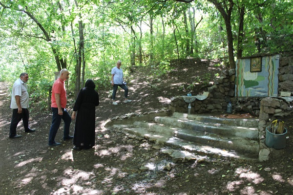 На Одещині впорядковують «джерело Бога» біля легендарного села регіону