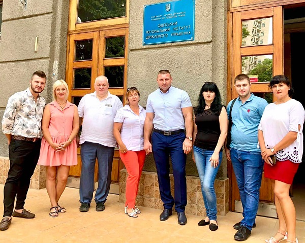 Голова сільради з Одещини здобув ступінь бакалавра за спеціальністю "менеджмент та бізнестехнології"